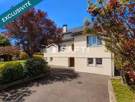 217 m²  5 chambres  un terrain de 1800m² et dpe c