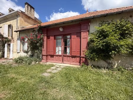 montcaret - maison en pierre avec dépendances