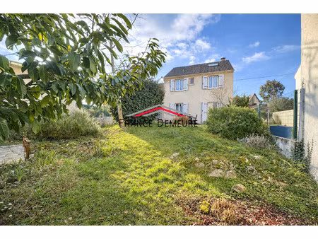 maison individuelle de 140 m² – garage  jardin arboré  proch