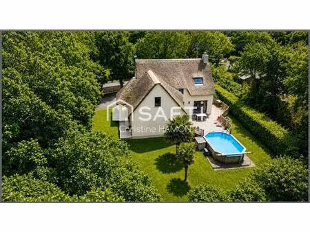 chaumière contemporaine avec piscine