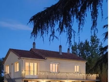 belle villa familiale de 7 pièces 126.7 m2 avec fort potentiel sur 897 m2 de terrain