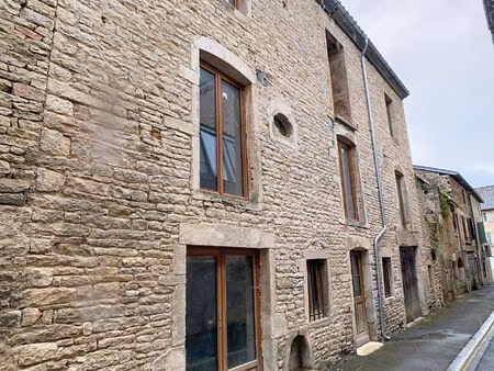 maison de ville en pierre  3 niveaux  172 m² - 71260 lugny