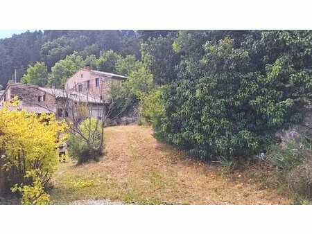 propriété de caractère dans un village typique du diois