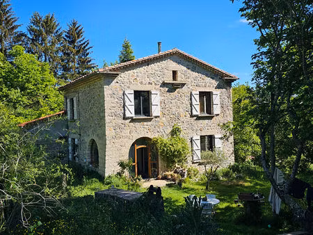maison de caractère avec 2800 m² de jardin