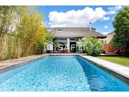 talence forum superbe villa d'architecte de 307m² avec garage  piscine et dépendance aména