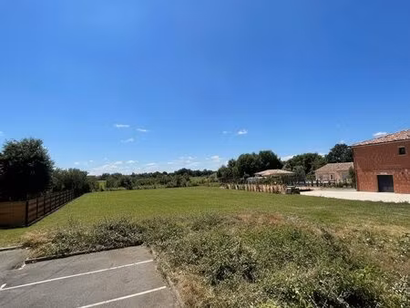 terrain constructible au calme a 5 min du centre