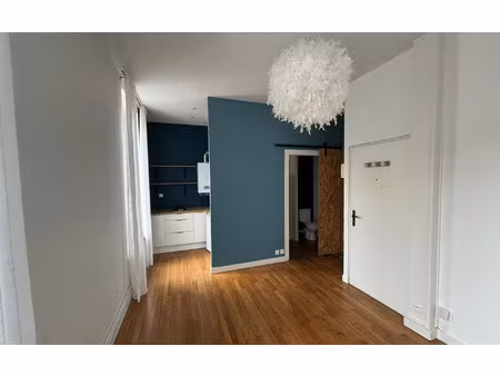 location appartement  m² t-2 à poitiers  470 €