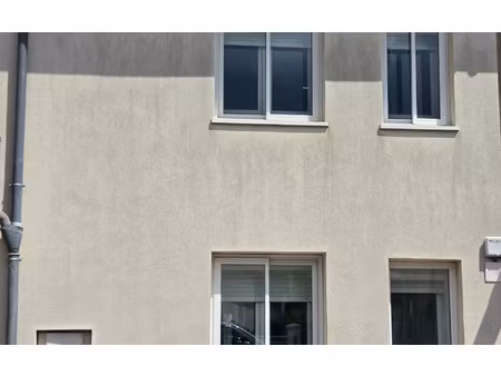 location maison  m² t-3 à bressols  790 €