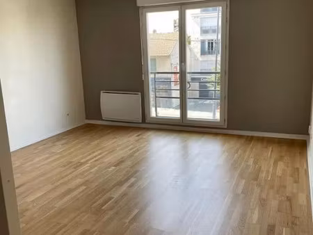 location appartement 2 pièces 40 m² à sartrouville (78500)  885 €