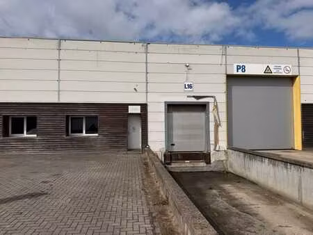 entrepôt à louer dans un emplacement de choix à sint-niklaas