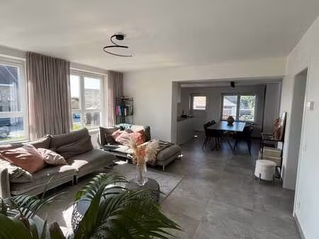 appartement de 2 chambres prêt à emménager avec terrasse or