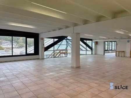 bureaux spacieux