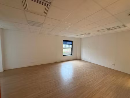 location locaux professionnels à saint-quentin (02100)  6 210 €
