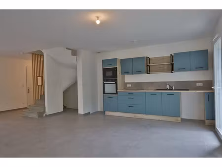 location maison 5 pièces 130 m² à charantonnay (38790)  1 400 €