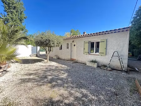 location maison 4 pièces 90 m² à la roquebrussanne (83136)  1 400 €