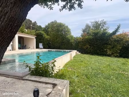 villa type 4 avec véranda garage piscine sur 1000m² de jardin