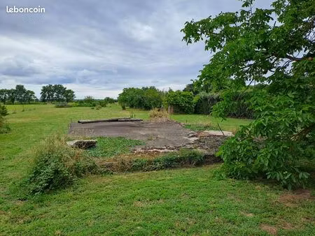 terrain 3600m2 avec une partie constructible commune st just luzac luzac