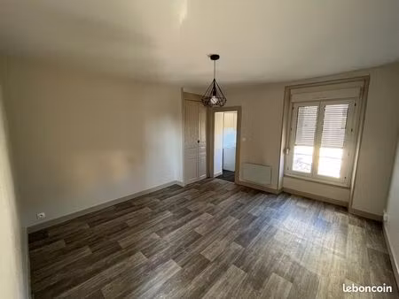 t2 47 m² refait à neuf – parking couvert – quartier calme le mans