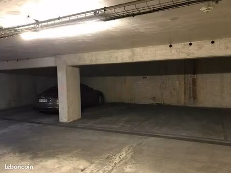 location parking joliette / le panier
