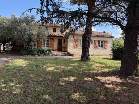 carcassonne  maison plain pied individuelle  terrain clos arboré de 1200m2