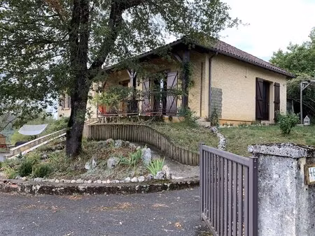maison contemporaine spacieuse louée