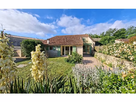maison geay 195 m² t-6 à vendre  398 240 €
