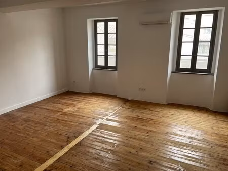 bel appartement rénové  3 chambres  proche iut de carcassonne. vendu loué