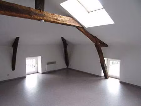 location appartement t1 à la roche-sur-yon (85000) : à louer t1 / 32m² la roche-sur-yon