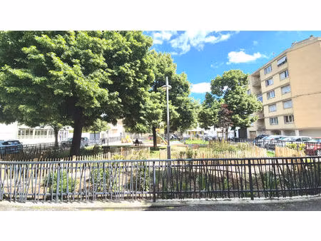 type 3 place lamartine - 1er étage avec ascenseur