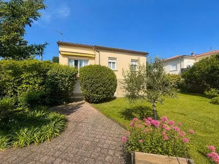 maison lumineuse avec jardin à bagnols-sur-cèze
