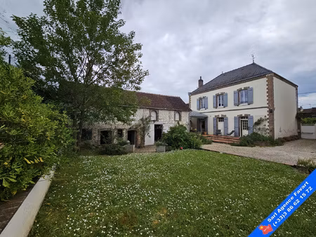 à seulement 5 minutes de joigny  cette élégante maison bourg