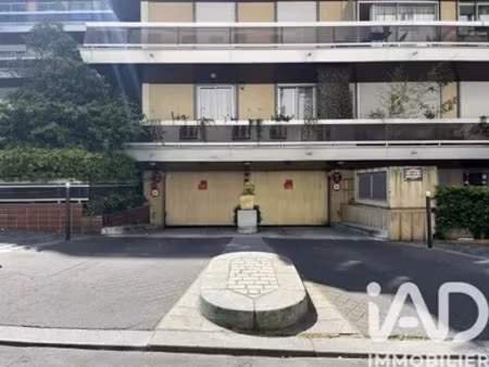 parking à paris (75018)
