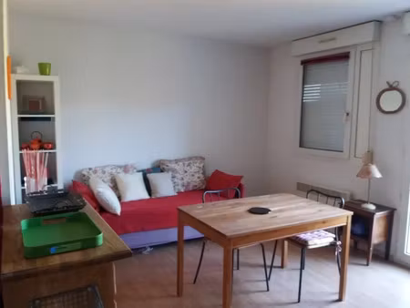 location meublée appartement 1 pièce 23 m² à dieulefit (26220)  390 €