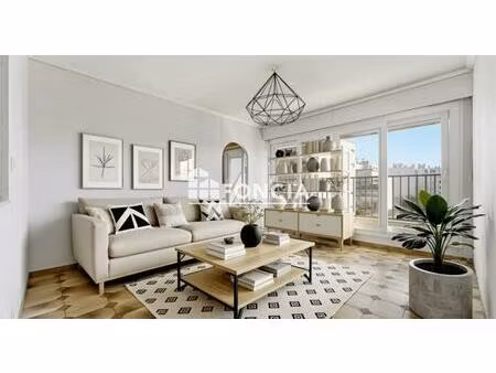 à vendre - 4 pièces en étage élevé avec balcon  garage et cave - nice ouest
