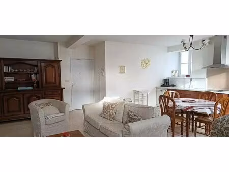 charmant appartement 2 pièces à sauveterre-de-béarn