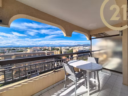 exclusivite - fréjus plage studio cabine avec terrasse et
