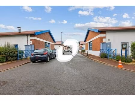 location local d'activités 311 m²