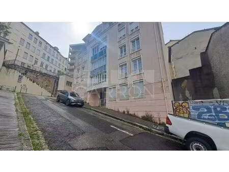 croix rousse - garage fermé en sous-sol - résidence sécurisée - secteur hôpital