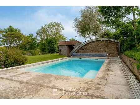 longère avec 4 chambres et sa piscine