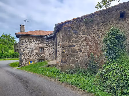 corps de ferme a renover a sanssac l'église