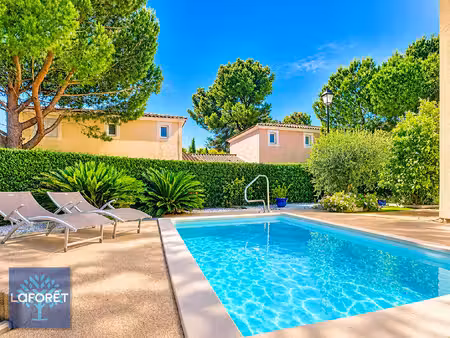 magnifique villa 5 pieces - piscines - jardin - domaine