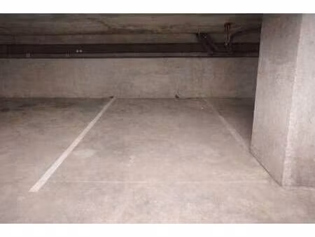 location garage box et parking à cancale (35260) : à louer / 12m² cancale