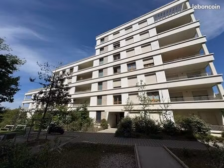 studio neuf village des médias dugny limite le bourget et la courneuve