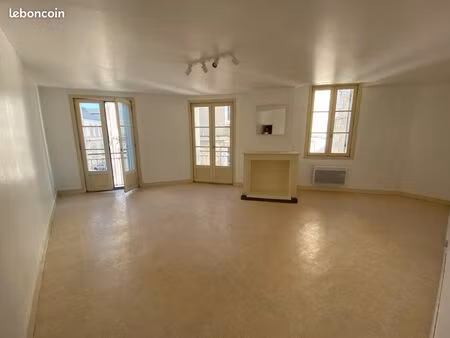 chalais centre   grand t3 duplex