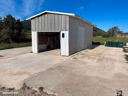 loue hangar plus extérieur