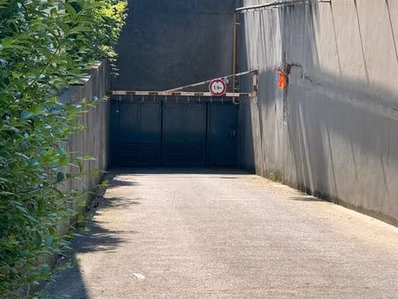 parking/box 14 m² pantin