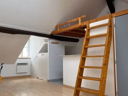 t1 lumineux 33m² au sol – mezzanine – centre-ville – 585 cc - dispo immédiate