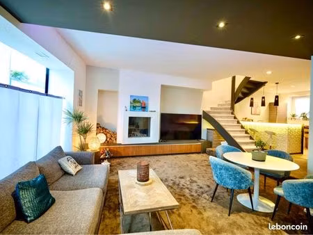 maison de ville / appartement meublé