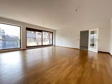 appartement à louer à woluwe-saint-pierre € 1.900 (jx2l7) - latour & petit bxl location | 