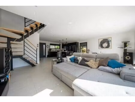 maison de 4 pièces de 110 m² à saint-alban